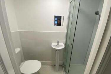 1 bed flat, North Road East, North Hill, Plymouth, PL46AS - Image 3